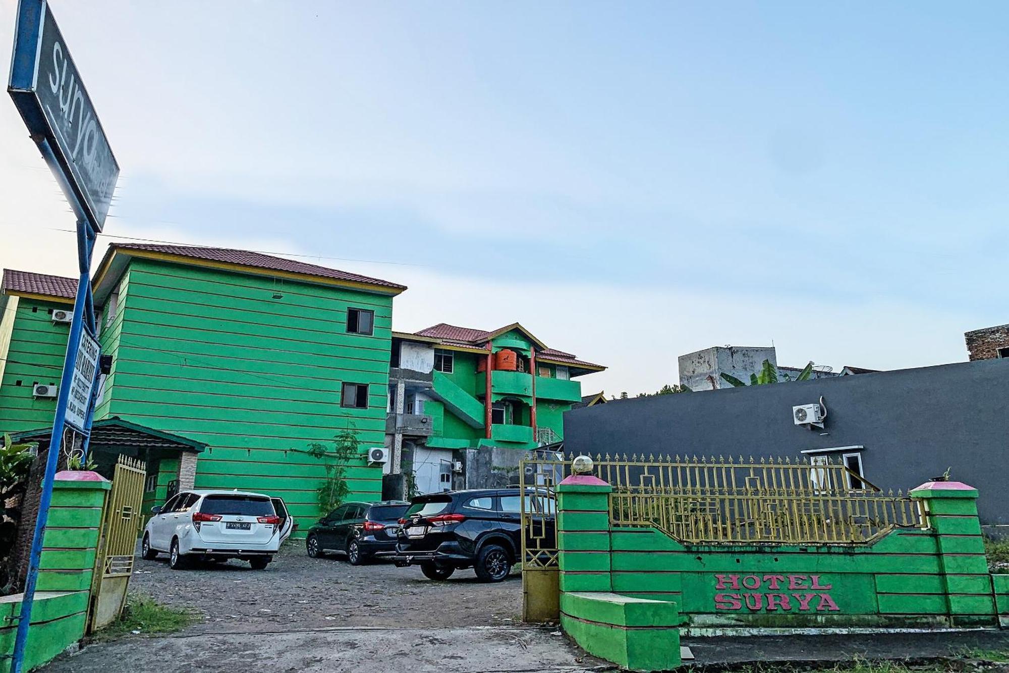 Oyo 91757 Surya Hotelneartaman Anggrek Pkk Watansoppeng Lalabata ภายนอก รูปภาพ