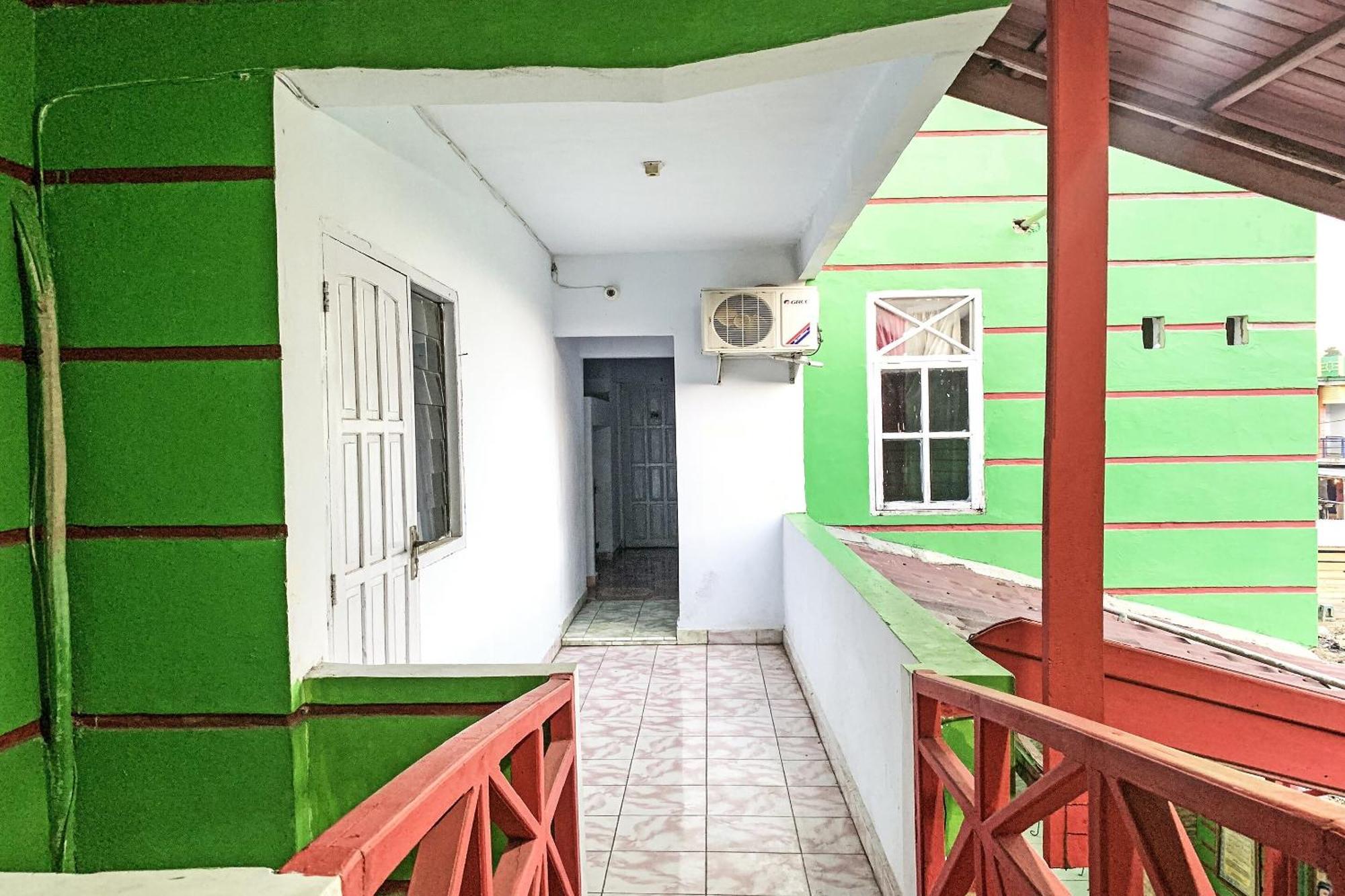 Oyo 91757 Surya Hotelneartaman Anggrek Pkk Watansoppeng Lalabata ภายนอก รูปภาพ