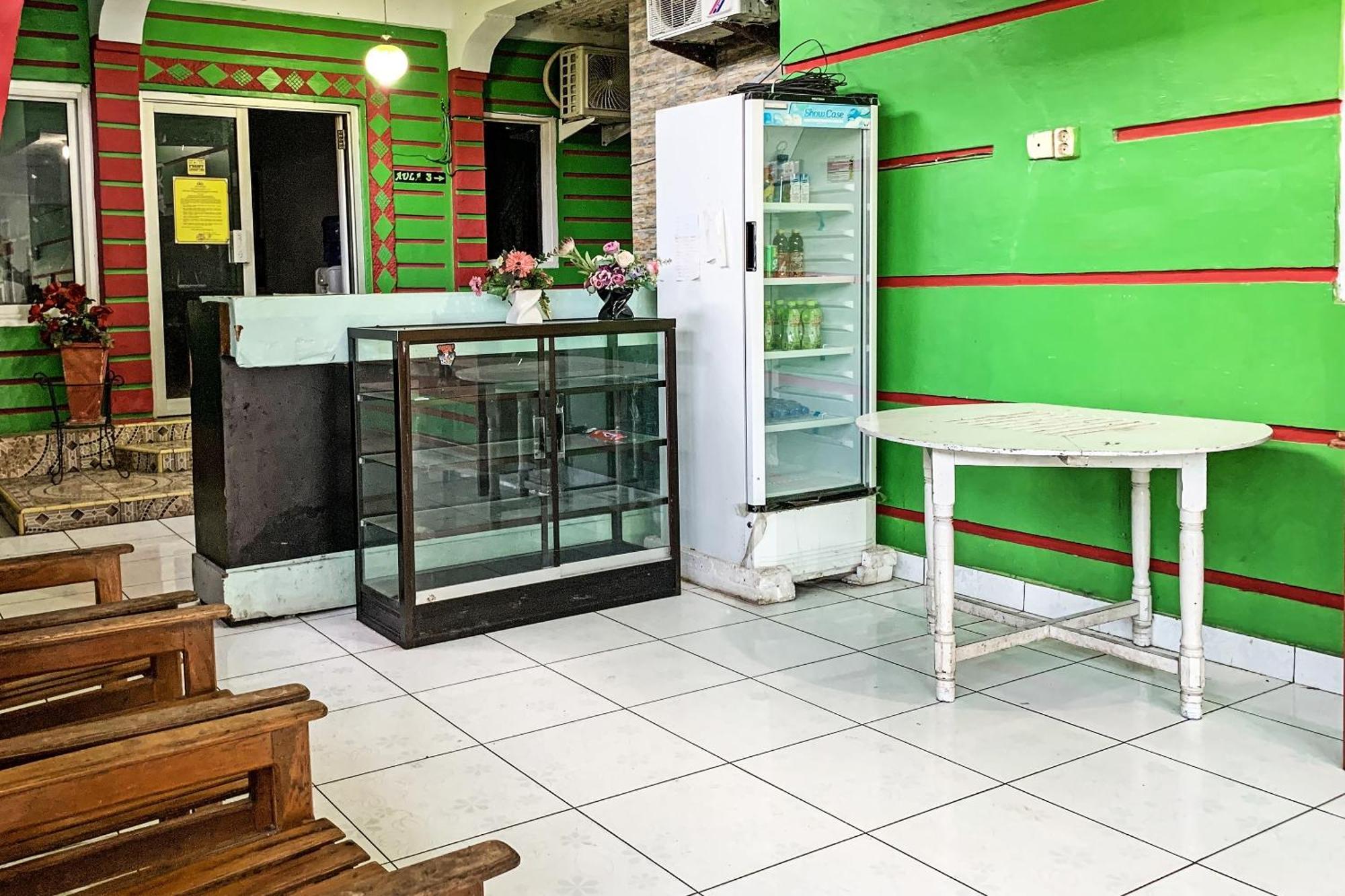 Oyo 91757 Surya Hotelneartaman Anggrek Pkk Watansoppeng Lalabata ภายนอก รูปภาพ