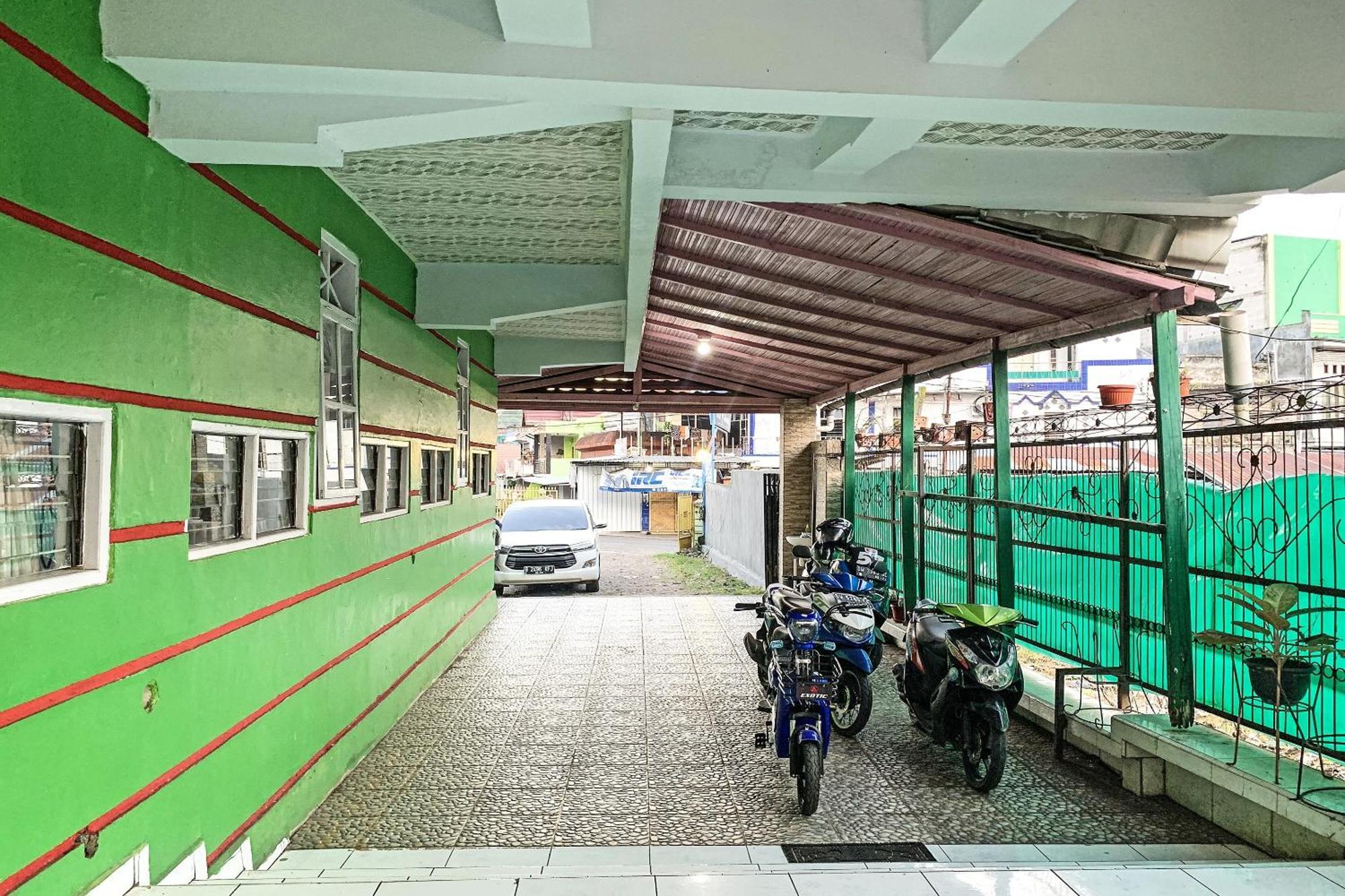 Oyo 91757 Surya Hotelneartaman Anggrek Pkk Watansoppeng Lalabata ภายนอก รูปภาพ